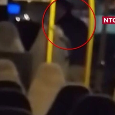 Μενίδι: Επιβάτης καταγγέλλει ότι ανήλικος πήρε το τιμόνι σε λεωφορείο του ΟΑΣΑ