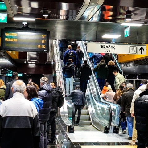 Μετρό Θεσσαλονίκης: Άλυτο παραμένει το χθεσινό πρόβλημα - Στον σταθμό «25ης Μαρτίου» η μετεπιβίβαση