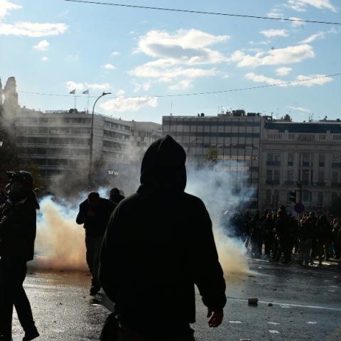 διαδηλωτες, χημικά, Συνταγμα