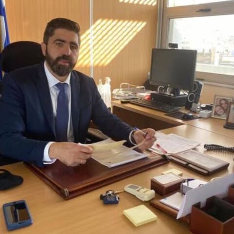 Φάνης Παππάς: Κουκολουφόροι διέλυσαν το γραφείο του βουλευτή 