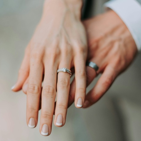 Καλεσμένος σε γάμο έφυγε λίγο νωρίτερα και έκαψε το σπίτι των νεόνυμφων