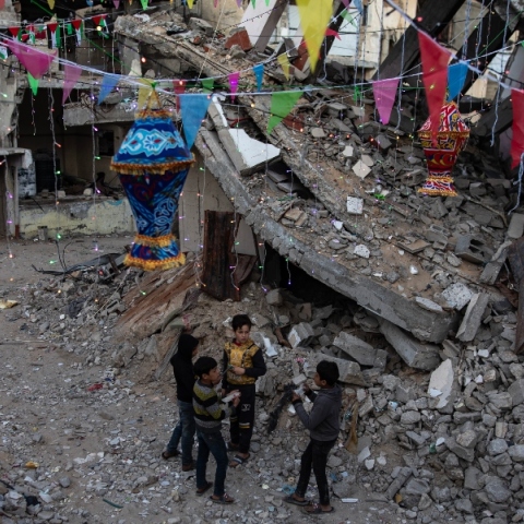 παιδια, Ερείπια, ΓΑζα