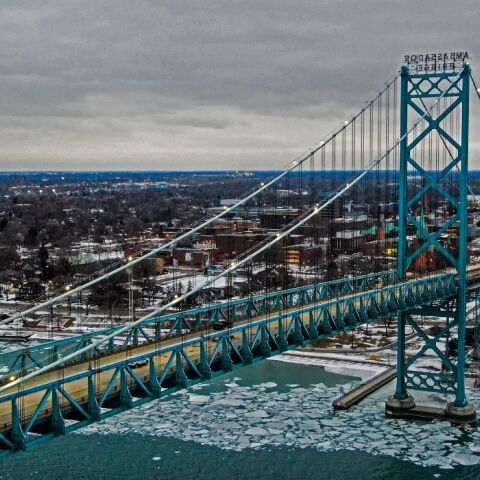 Kαναδάς: Κυβερνήτης απειλεί με διακοπή ρεύματος τρεις πολιτείες λόγω των δασμών του Τραμπ