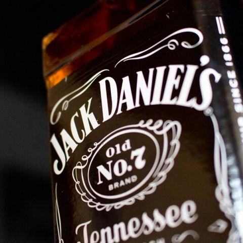 Καναδάς: Αποσύρει από τα ράφια φιάλες Jack Daniel's ως απάντηση στους δασμούς Τραμπ