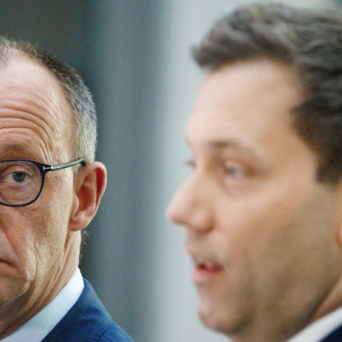 Ο πρόεδρος του CDU, Φρίντριχ Μερτς με τον ομόλογό του στο SPD, Λαρς Κλινγκμπάιλ