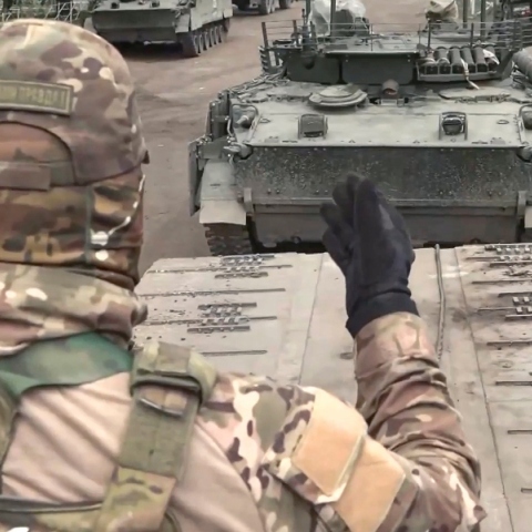 Ρώσοι στρατιώτες, τανκ