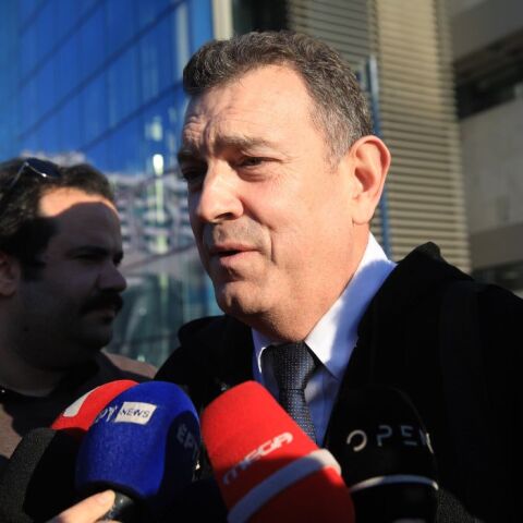  ΕΙΣΒΟΛΗ ΒΟΥΛΕΥΤΗ ΤΗΣ "ΝΙΚΗΣ" ΚΑΙ ΒΑΝΔΑΛΙΣΜΟΣ ΕΚΘΕΜΑΤΩΝ ΣΤΗΝ ΕΘΝΙΚΗ ΠΙΝΑΚΟΘΗΚΗ