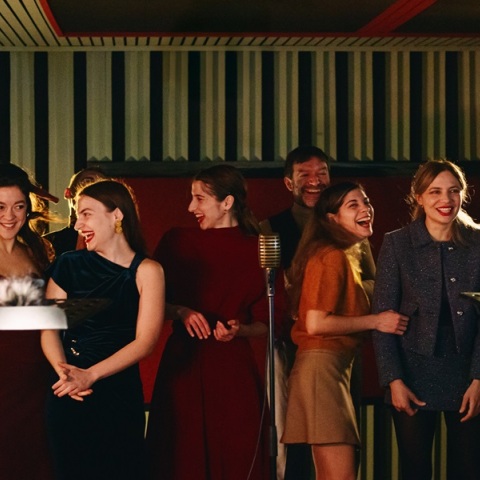 Το Φουλάρι στο Ολύμπια: Μια παράσταση που μπορείς να δεις με κλειστά ή ανοιχτά μάτια