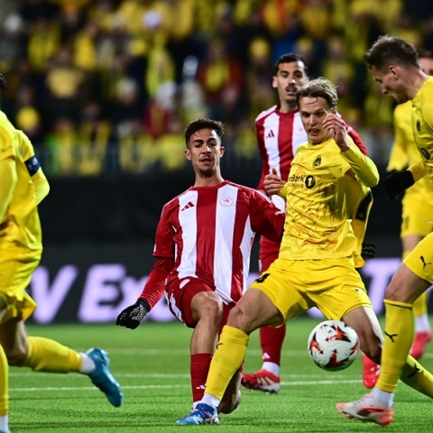 Μπόντο Γκλιμτ: Το βίντεο από την Αθήνα υπό τους ήχους μπουζουκιού