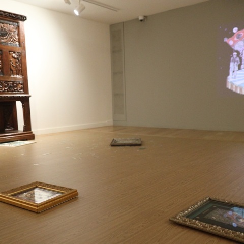 Εθνική Πινακοθήκη: Επαναλειτουργεί με τα βανδαλισμένα έργα στο πάτωμα