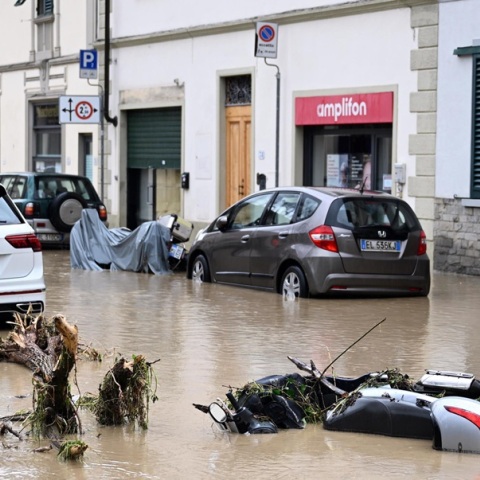 Ιταλία: Σφοδρό κύμα κακοκαιρία πλήττει τις περιφέρειες της Τοσκάνης και της Εμίλια Ρομάνια