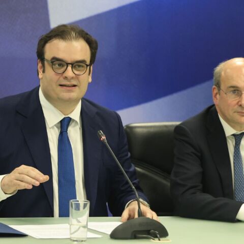 ΤΕΛΕΤΗ ΠΑΡΑΔΟΣΗΣ - ΠΑΡΑΛΑΒΗΣ ΣΤΟ ΥΠΟΥΡΓΕΙΟ ΟΙΚΟΝΟΜΙΚΩΝ (ΓΙΩΡΓΟΣ ΚΟΝΤΑΡΙΝΗΣ/EUROKINISSI)