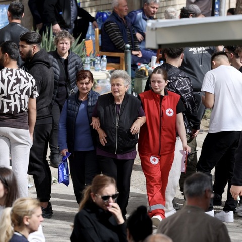 «Η αδερφή μου πέθανε, εγώ σώθηκα» - Μαρτυρίες από τη φονική φωτιά στη Βόρεια Μακεδονία