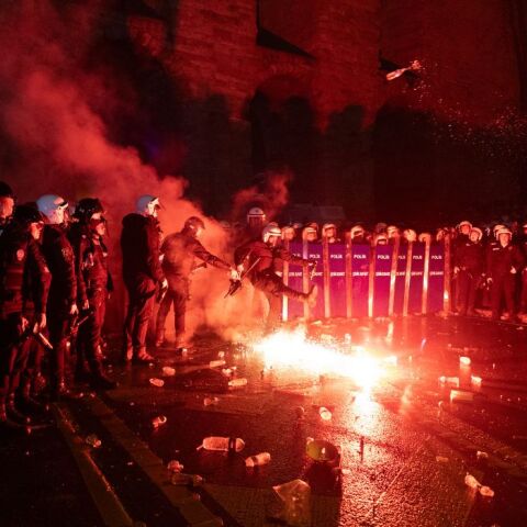 Τουρκία: Επεισόδια στις συγκεντρώσεις της αντιπολίτευσης - Ο Εκρέμ Ιμάμογλου αρνήθηκε όλες τις κατηγορίες