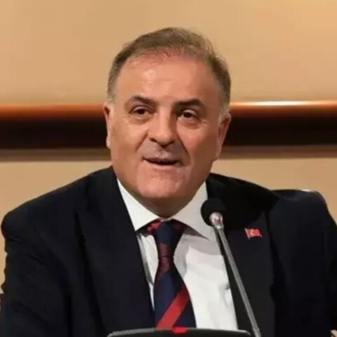 Ποιος είναι ο προσωρινός δήμαρχος Κωνσταντινούπολης, Νούρι Ασλάν