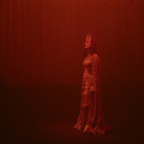 Η Ιζαμπέλ Ιπέρ ως Βερενίκη του Καστελούτσι στη Στέγη 