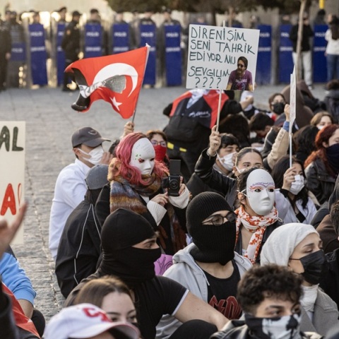 Τουρκία: Δημοσιογράφος του BBC συνελήφθη και απελάθηκε μετά την κάλυψη διαδηλώσεων