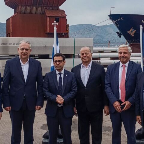 ΕΠΙΣΚΕΨΗ ΤΟΥ ΥΠΟΥΡΓΟΥ ΑΝΑΠΤΥΞΗΣ ΤΑΚΗ ΘΕΟΔΩΡΙΚΑΚΟΥ ΣΤΙΣ ΕΓΚΑΤΑΣΤΑΣΕΙΣ ΤΗΣ METLEN ΜΑΖΙ ΜΕ ΤΟΝ ΕΚΤΕΛΕΣΤΙΚΟ ΑΝΤΙΠΡΟΕΔΡΟ ΤΗΣ Ε.Ε. ΣΤΕΦΑΝ ΣΕΖΟΥΡΝΕ 