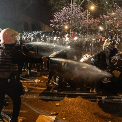 αστυνομικοι, διαδηλωτες, συγκρουση