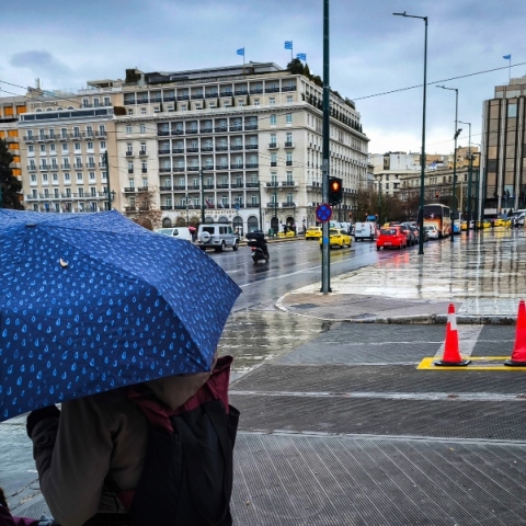 βροχη, περαστικοι