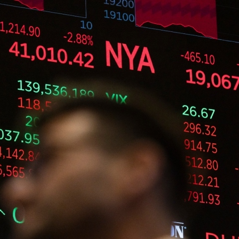 χρηματιστήριο, οθονες υπολογιστων, υπαλληλος 