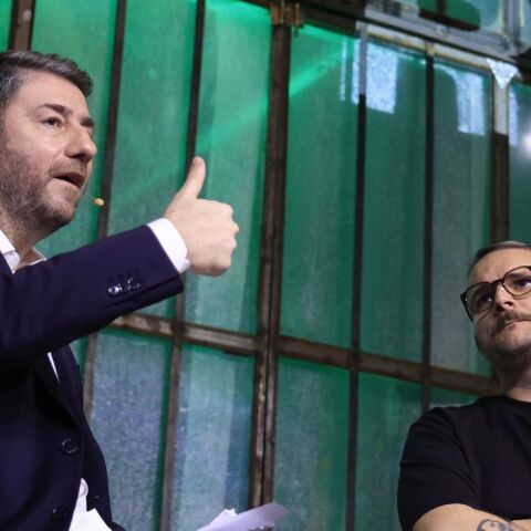 ΠΑΣΟΚ: Κατάργηση της Golden Visa μεταξύ των προτάσεων για το στεγαστικό