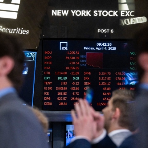 χρηματιστήριο, οθονες υπολογιστων, υπαλληλοι