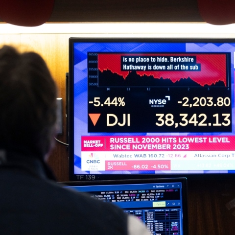 χρηματιστήριο, οθονες υπολογιστων, υπαλληλος 