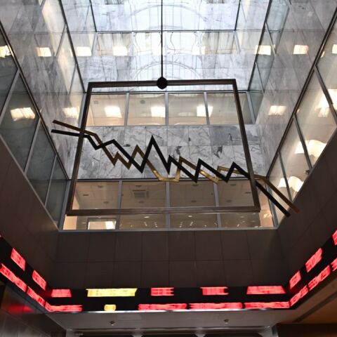 Χρηματιστήριο: Σε ελεύθερη πτώση - Έχασε όλα τα κέρδη του 2025 λόγω των δασμών