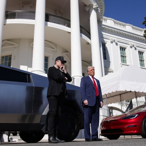 Μασκ και Τραμπ στον Λευκό Οίκο