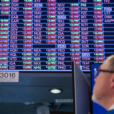 χρηματιστήριο, οθονες υπολογιστων, υπαλληλος 