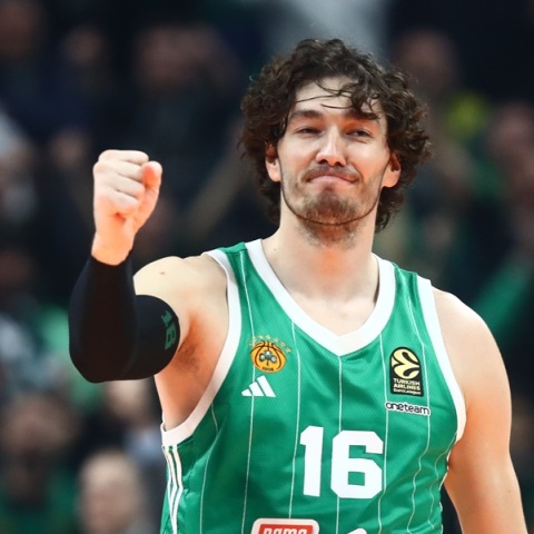 Ο Τσέντι Οσμάν ανανέωσε για δύο ακόμη χρόνια με τον Παναθηναϊκό 