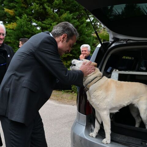 ΣΥΝΑΝΤΗΣΗ ΤΟΥ ΠΡΩΘΥΠΟΥΡΓΟΥ ΜΕ ΠΟΛΙΤΕΣ ΣΤΗΝ ΑΓΙΑ ΒΑΡΒΑΡΑ