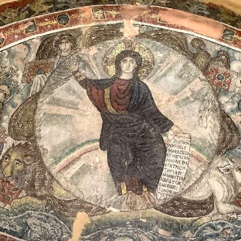 Ο έφηβος Χριστός, Εμμανουήλ και αγένιος, κατοικεί αιώνες τώρα στη Μονή Λατόμου