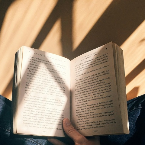 Ο συγγραφέας Άρης Αλεξανδρής φτιάχνει για τους αναγνώστες του και τους βιβλιόφιλους ένα κυνήγι θησαυρού