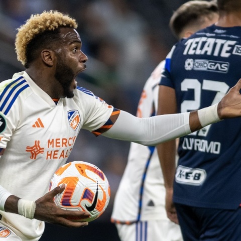 Τραγικός θάνατος για 28χρονο ποδοσφαιριστή που έπεσε από τον 11ο όροφο πολυκατοικίας