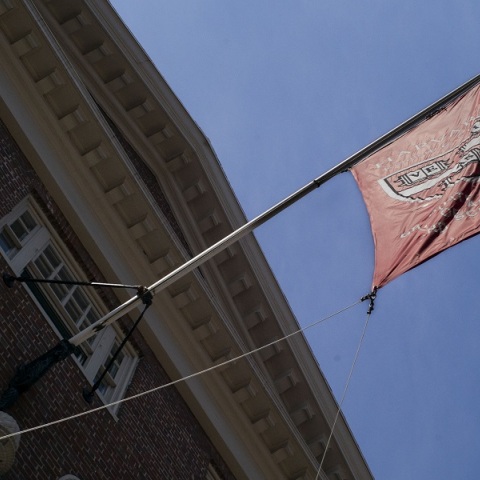 Explainer: Το Χάρβαρντ εναντιώθηκε στον Τραμπ - Πόσο μπορεί να αντέξει; 