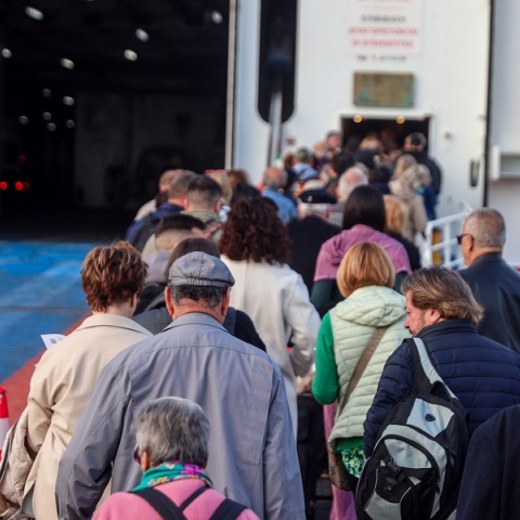 Μηχανική βλάβη σε πλοίο με προορισμό τη Σκιάθο - Ταλαιπωρία για εκατοντάδες εκδρομείς