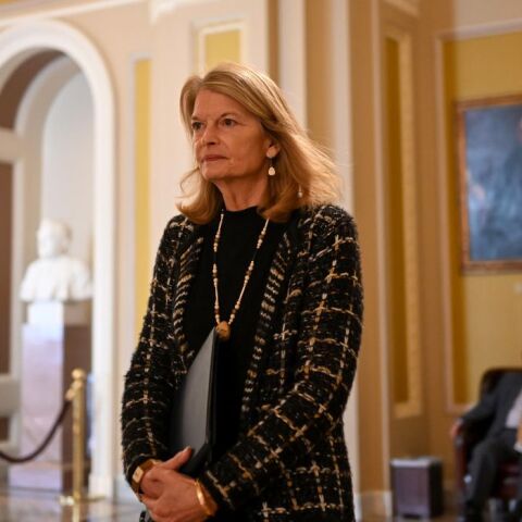 Tραμπ: Ρεπουμπλικανή γερουσιαστής εξηγεί γιατί αρκετοί συνάδελφοι της δεν αντιστέκονται