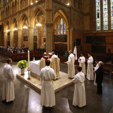 εκκλησια, ιερεις