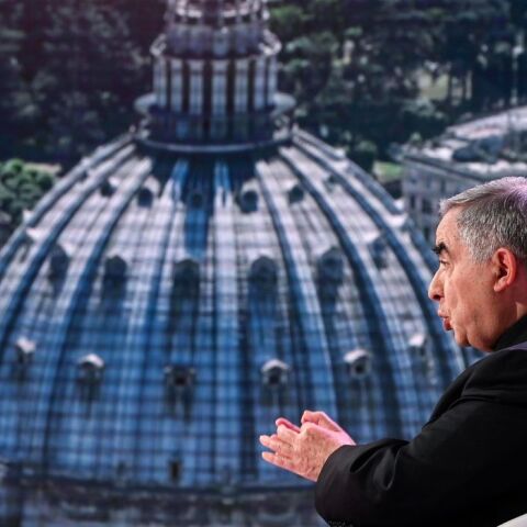 Διαδοχή Πάπα Φραγκίσκου: Oι καρδινάλιοι καλούνται να αποφασίσουν αρχικά για το πρόβλημα «Άντζελο Μπετσίου»