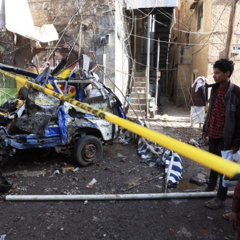 συντριβανι, περαστικοι