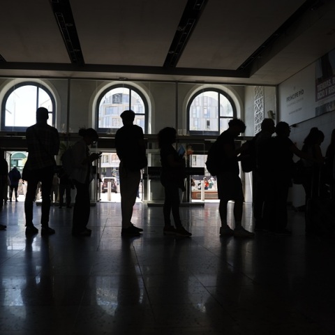 Μυστήριο με το πρωτοφανές μπλακ άουτ στην Ιβηρική - Επανέρχεται η ηλεκτροδότηση