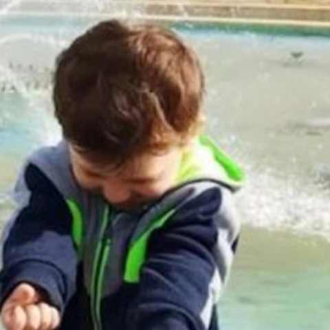 Ηράκλειο: Ελεύθερος με περιοριστικούς όρους ο βιολογικός πατέρας του 3χρονου που κακοποιήθηκε μέχρι θανάτου