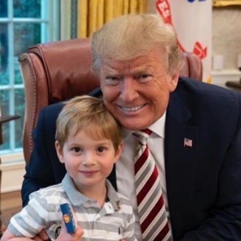 Ο Ντόναλντ Τραμπ με τον εγγονό του, Θίοντορ