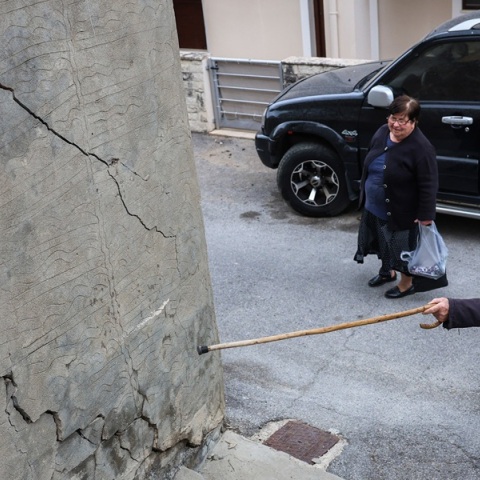 Βούτες Ηρακλείου: Μεγαλώνουν οι ρηγματώσεις, «κίτρινα» τα μισά σπίτια