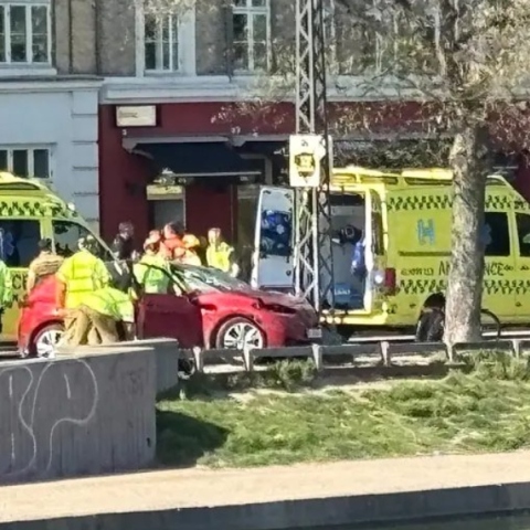 τροχαιο, οχημα, ασθενοφορο, περαστικοί