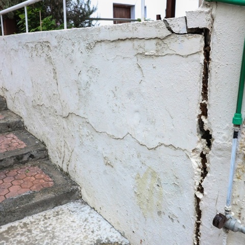 Βούτες Ηρακλείου-Ρηγματώσεις: Κατολίσθηση «βλέπει» ο καθηγητής Λουπασάκης