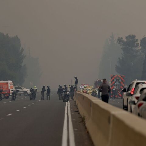 Ιερουσαλήμ: Τουλάχιστον 23 τραυματίες από τις πυρκαγιές - Στρατός και πυροσβεστική εκκενώνουν χωριά 