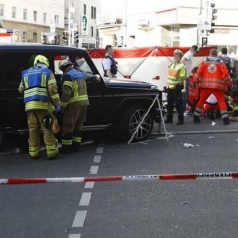 Γερμανία: Αυτοκίνητο παρέσυρε πεζούς στο κέντρο της Στουτγάρδης 
